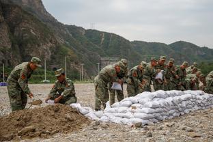 跟队记者：基耶萨和达尼洛参加尤文今日合练